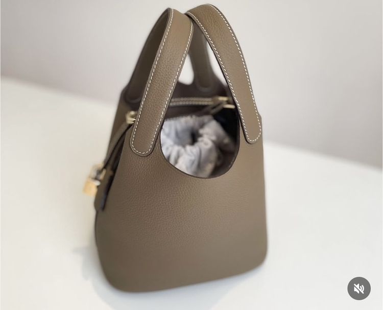 กระเป๋าหนังวัวแท้ Aesthetic Cowhide Leather Picotin Bucket Bag รูปที่ 3