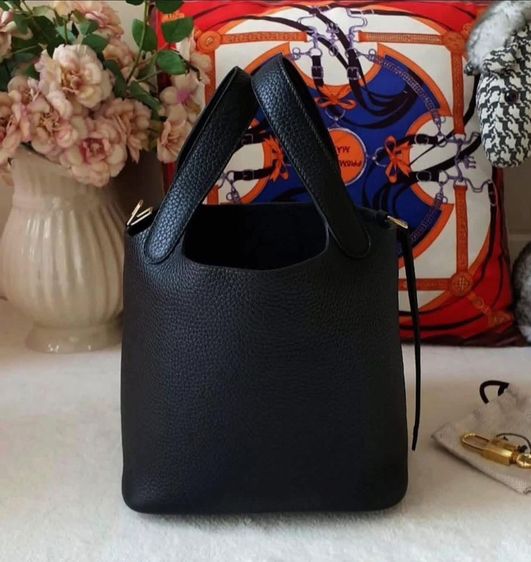 กระเป๋าหนังวัวแท้ Aesthetic Cowhide Leather Picotin Bucket Bag รูปที่ 5