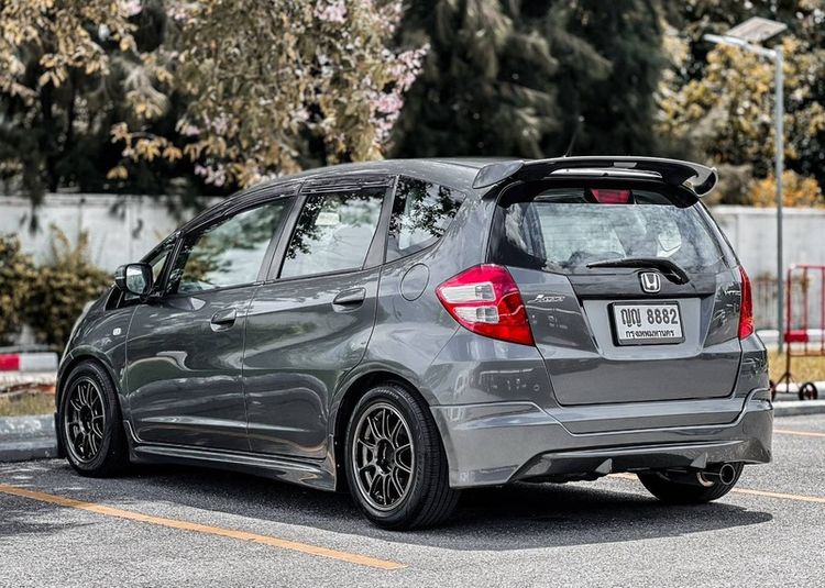 Honda Jazz 2010 1.5 S i-VTEC Sedan เบนซิน ไม่ติดแก๊ส เกียร์อัตโนมัติ เทา รูปที่ 4
