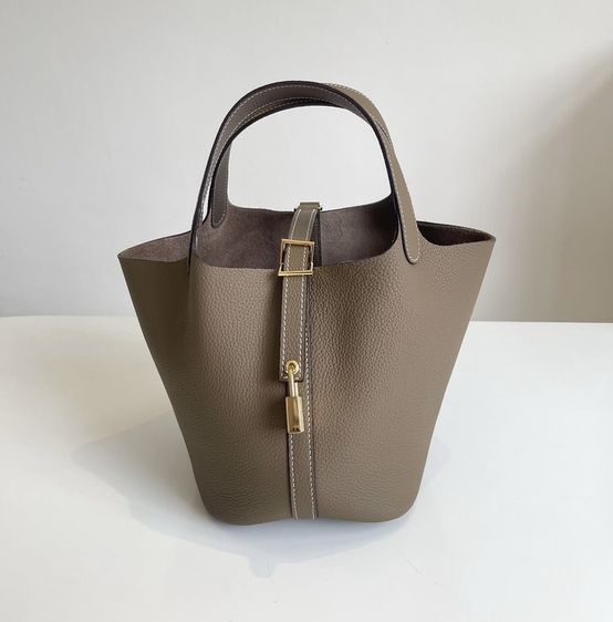 กระเป๋าหนังวัวแท้ Aesthetic Cowhide Leather Picotin Bucket Bag รูปที่ 13