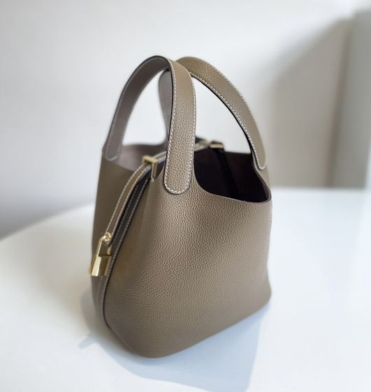 กระเป๋าหนังวัวแท้ Aesthetic Cowhide Leather Picotin Bucket Bag รูปที่ 16