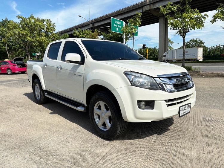 รถ Isuzu D-MAX 2.5 Hi-Lander Z สี ขาว