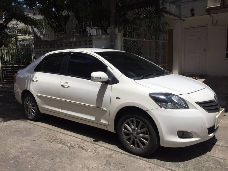 รถ Toyota Vios 1.5 E สี ขาว