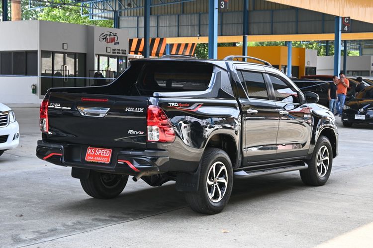 Toyota Hilux Revo 2017 2.4 TRD Sportivo Pickup ดีเซล ไม่ติดแก๊ส เกียร์อัตโนมัติ ดำ รูปที่ 4
