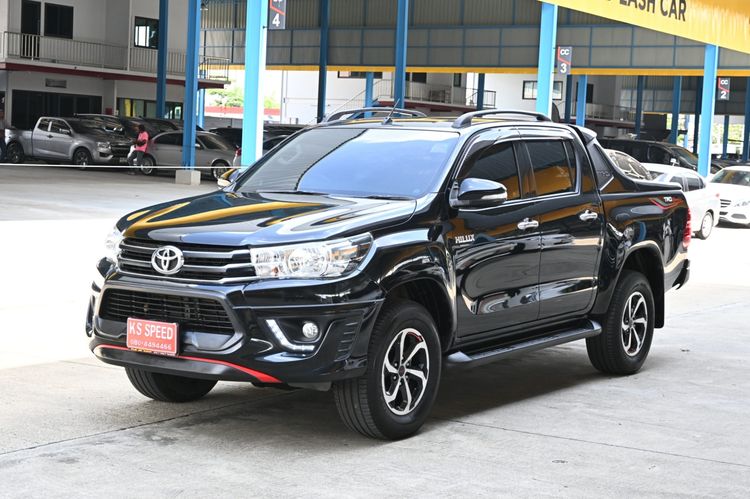 รถ Toyota Hilux Revo 2.4 TRD Sportivo สี ดำ