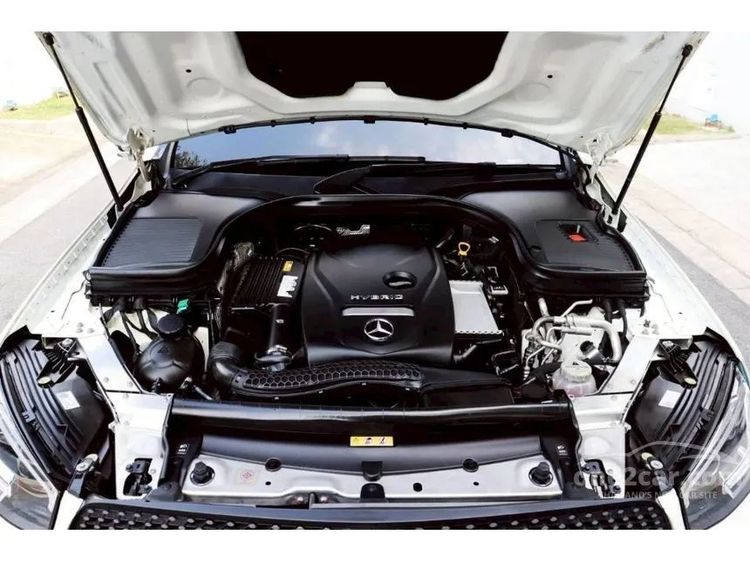 Mercedes-Benz GLC-Class 2021 GLC300e Utility-car ปลั๊กอินไฮบริด (PHEV) ไม่ติดแก๊ส เกียร์อัตโนมัติ ขาว รูปที่ 2
