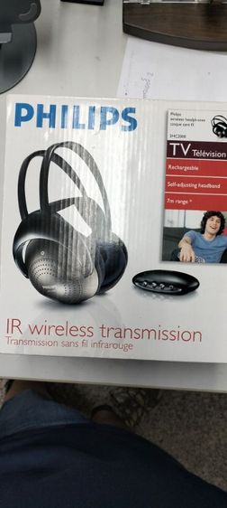 หูฟัง wireless philips ผมไม่ทราบรุ่นวิธีการเล่นเขาฝากขาย 800 บาทรวมค่าส่ง สนใจโทรคุยต่อรองราคาได้นิดนึง