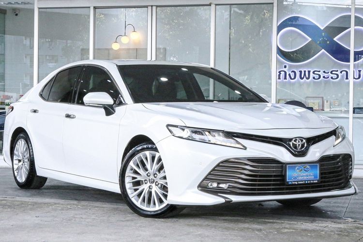 รถ Toyota Camry 2.5 G สี ขาว