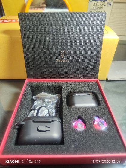 หูฟัง Sabbat E12 Ultra ครบกล่อง สภาพภายนอกไม่สวยเพราะผมทำการเปลี่ยนแบตเตอรี่ ทั่งตัวหูฟัง และเคสชาร์จใหม่หมด