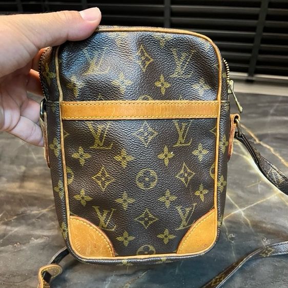 กระเป๋าแบรนด์ Louis Vuitton รุ่น Danube มือ 2 แท้ 100% รูปที่ 5