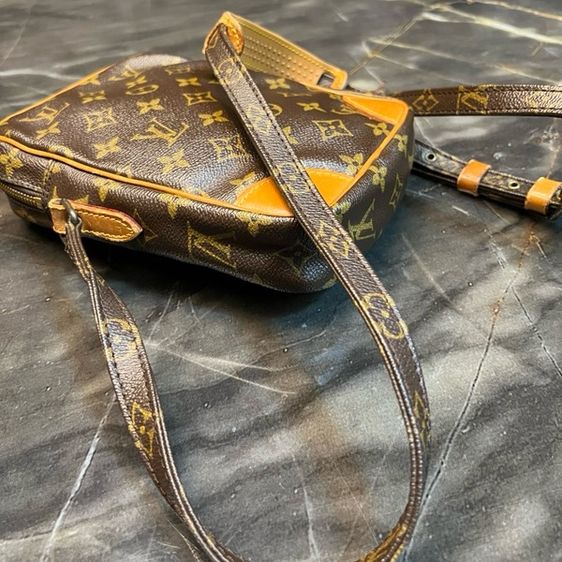กระเป๋าแบรนด์ Louis Vuitton รุ่น Danube มือ 2 แท้ 100% รูปที่ 2
