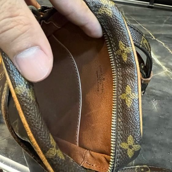 กระเป๋าแบรนด์ Louis Vuitton รุ่น Danube มือ 2 แท้ 100% รูปที่ 6