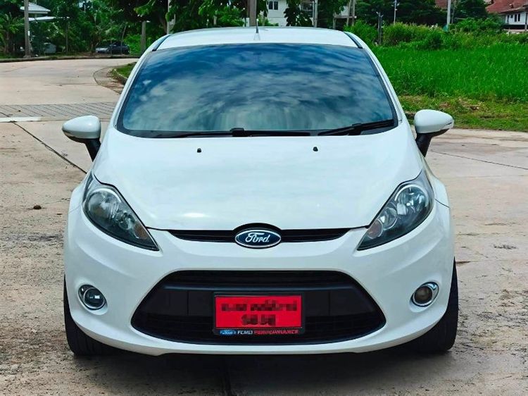 รถ Ford Fiesta 1.6 Sport สี ขาว