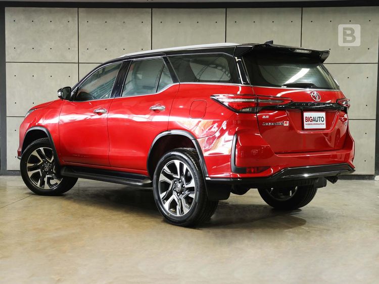 Toyota Fortuner 2021 2.8 Legender Black Top 4WD Utility-car ดีเซล ไม่ติดแก๊ส เกียร์อัตโนมัติ แดง รูปที่ 3