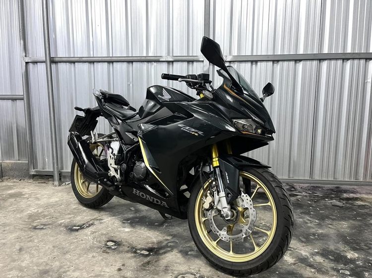 Honda รุ่น CBR150r150cc ปี 2023สตาร์ทมือ