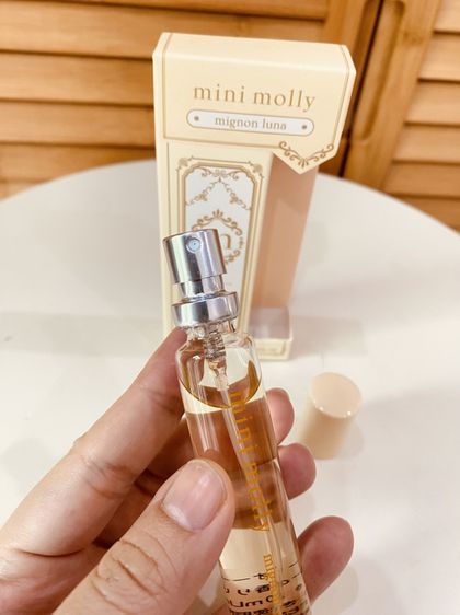 น้ำหอมสุดฮิตจากญี่ปุ่น Mini Molly Eau de Toilette ขนาด 20 มล. รูปที่ 13