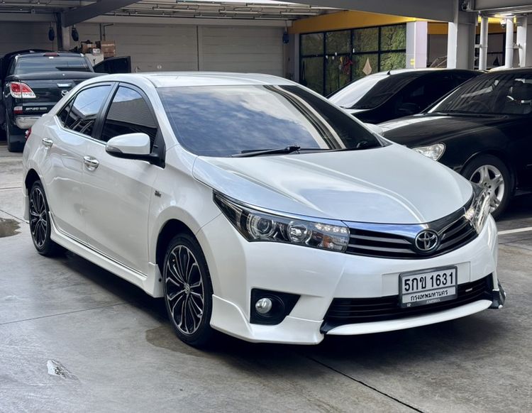 รถ Toyota Altis 1.8 Esport สี ขาว