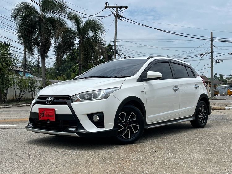 รถ Toyota Yaris 1.2 TRD Sportivo สี ขาว