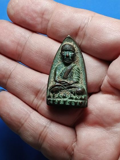 หลวงปู่ทวด หลังเตารีด ปี05 วัดช้างให้ พิมพ์ใหญ่ สภาพสวยเก่า พระเก็บได้ที่หาดทะเลบางเเสน ฝังอยู่ในทรายทะเลมายาวนาน ซื้อมาจากชาวบ้านพื้นที่นั้น รูปที่ 7