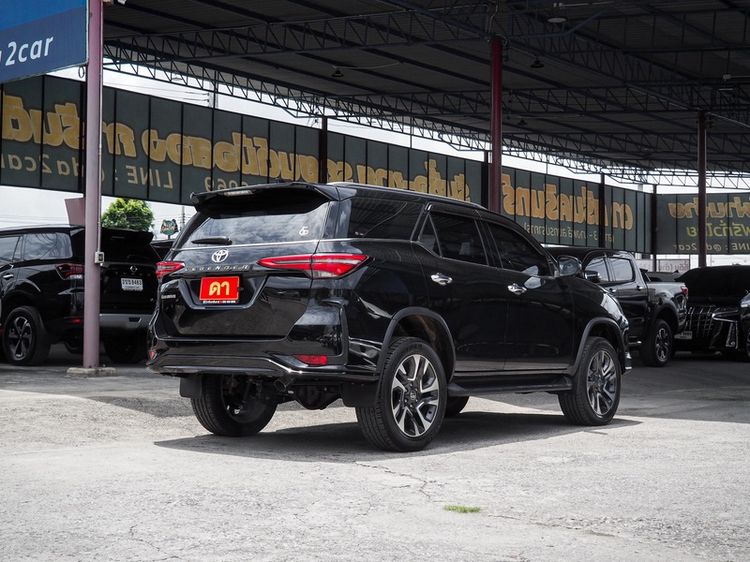 Toyota Fortuner 2022 2.4 Legender Utility-car เบนซิน ไม่ติดแก๊ส เกียร์อัตโนมัติ ดำ รูปที่ 2