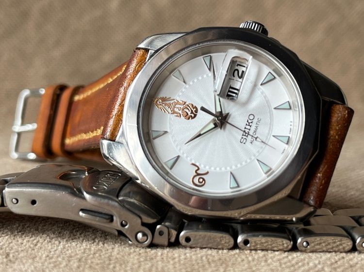 รับเทรด Seiko 60 ปีครองราชย์ Limited Edition Titanium สภาพดี สาย 2เส้น อุปกรณ์ครบ รูปที่ 4