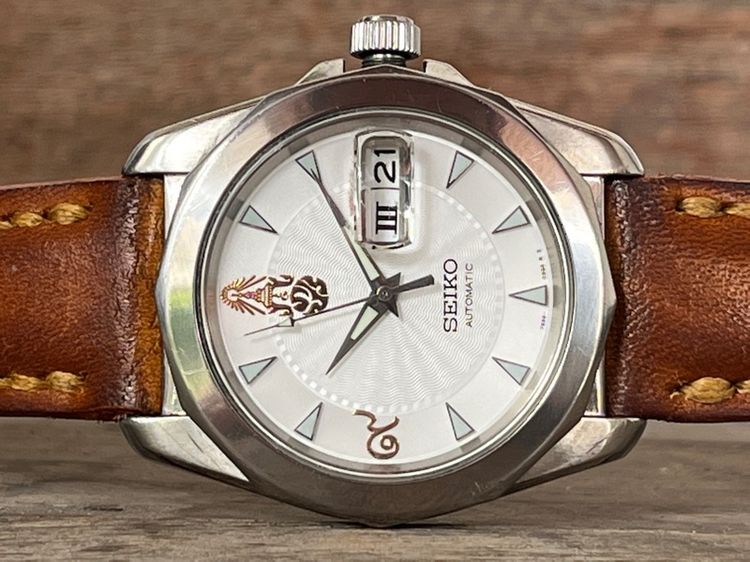 รับเทรด Seiko 60 ปีครองราชย์ Limited Edition Titanium สภาพดี สาย 2เส้น อุปกรณ์ครบ รูปที่ 2