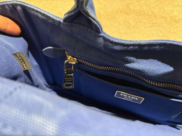 PRADA Canapa Demin tote รูปที่ 9