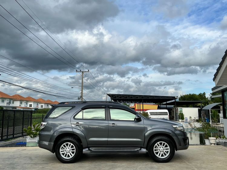 Toyota Fortuner 2012 3.0 V 4WD Utility-car ดีเซล ไม่ติดแก๊ส เกียร์อัตโนมัติ เทา รูปที่ 4