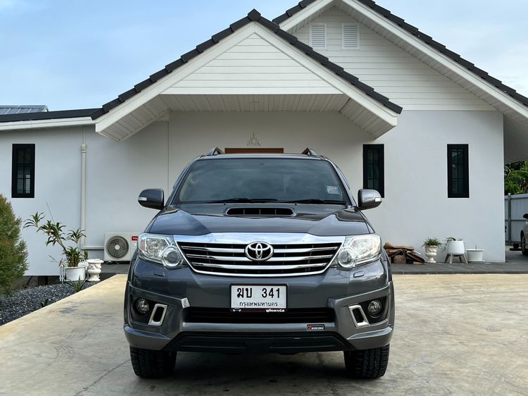 Toyota Fortuner 2012 3.0 V 4WD Utility-car ดีเซล ไม่ติดแก๊ส เกียร์อัตโนมัติ เทา รูปที่ 2