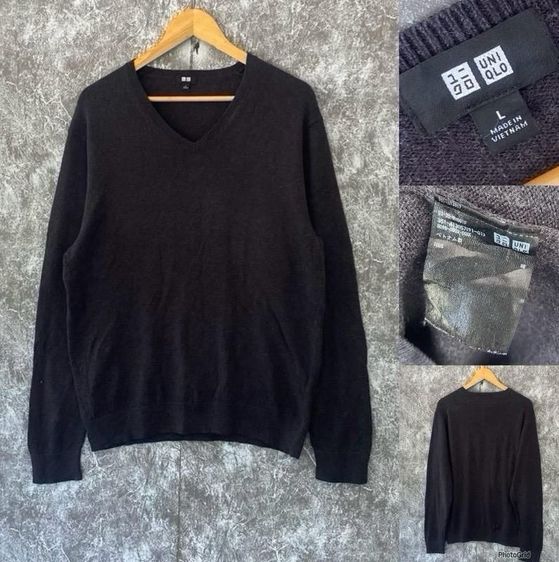 อื่นๆ เสื้อไหมพรม อื่นๆ อื่นๆ แขนยาว เสื้อกันหนาวไหมพรม UNIQLO แท้ 💯 size L วัดจริงขนาด อก 22 ยาว 27 นิ้ว สภาพดีมาก ทรงสวย ดีเทลสวยเนื้อผ้านุ่ม หายากน่าสะสมครับ