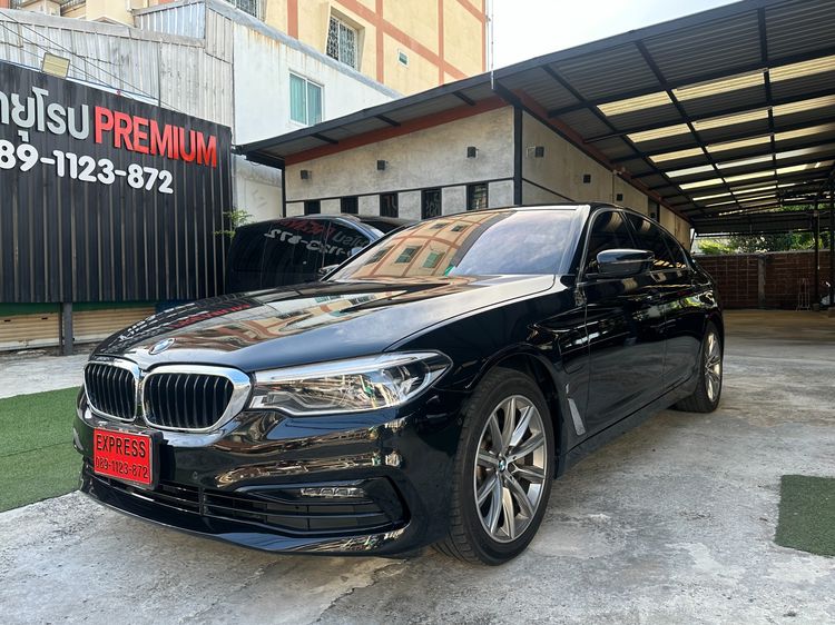 BMW Series 5 2019 530e Sedan ปลั๊กอินไฮบริด (PHEV) ไม่ติดแก๊ส เกียร์อัตโนมัติ ดำ รูปที่ 3