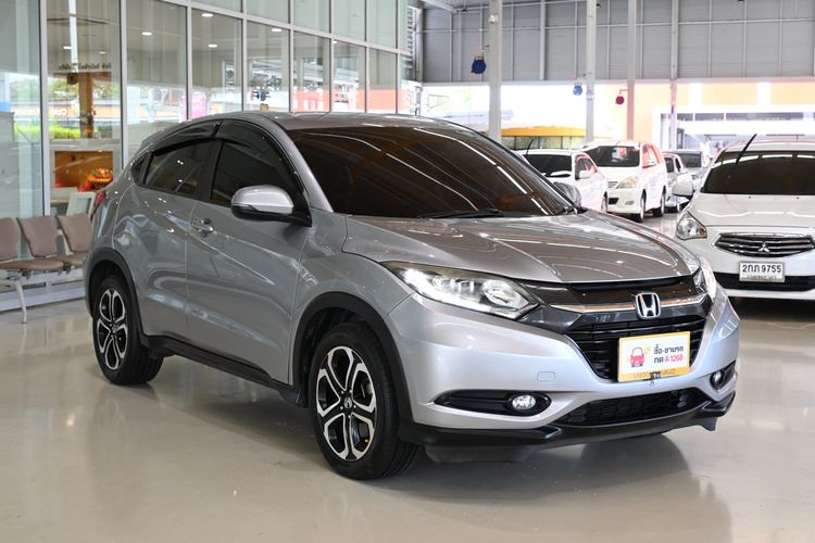 รถ Honda HR-V 1.8 E สี บรอนซ์เงิน