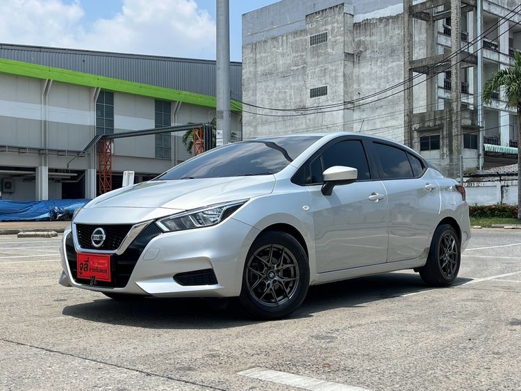 รถ Nissan Almera 1.0 V สี เทา