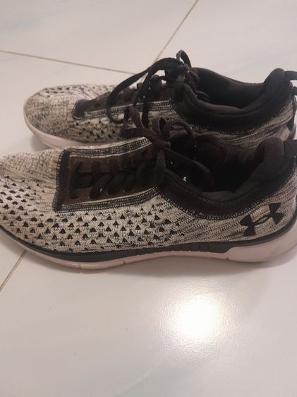รองเท้าผ้าใบ ผุ้ชาย under Armour  size 41