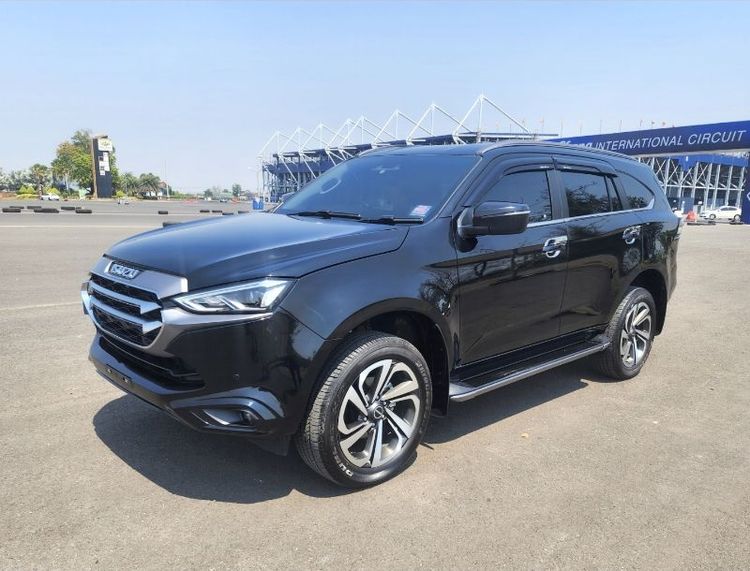 รถ Isuzu MU-X 1.9 ULTIMATE 2WD สี ดำ