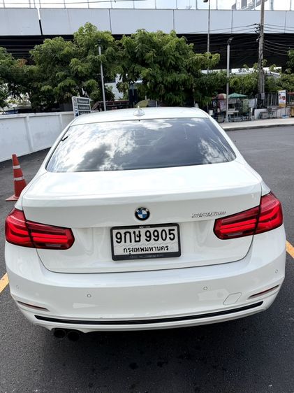 BMW Series 3 2018 330e Sedan เบนซิน ไม่ติดแก๊ส เกียร์อัตโนมัติ ขาว รูปที่ 4