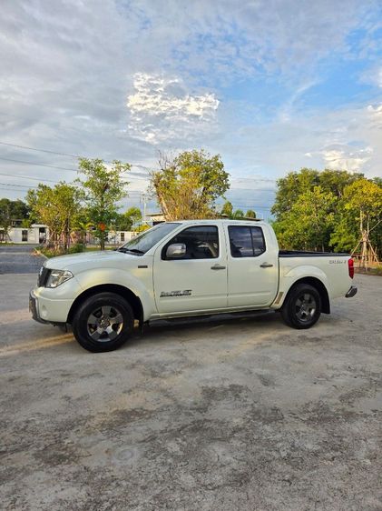 รถ Nissan Navara 2.5 LE Grand Titatium สี ขาว