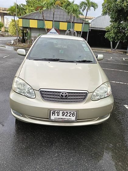 รถ Toyota Altis 1.6 E สี บรอนซ์ทอง