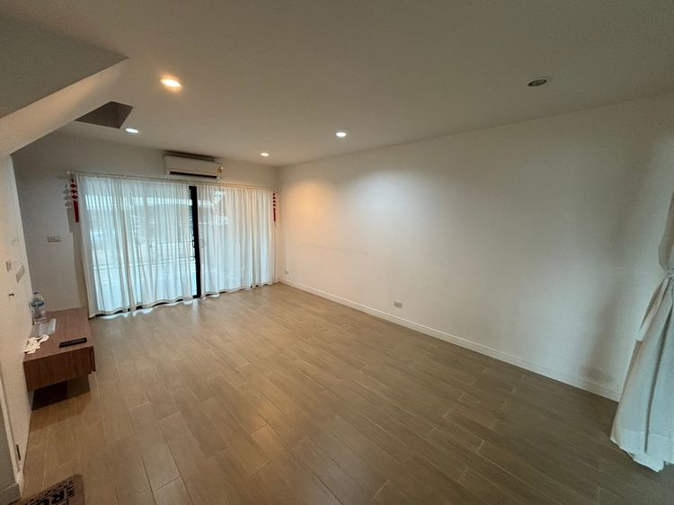 AP (Thailand) มีบางส่วน 2018 🏠 เจ้าของขายเอง Townhome 3 ชั้น บ้านกลางเมือง ปิ่นเกล้า-จรัญ บ้านแปลงมุม 27.2 ตรว พื้นที่ใช้สอย 180 ตรม ต่อเติมเต็มพื้นที่ พร้อมอยู่ รูปที่ 3