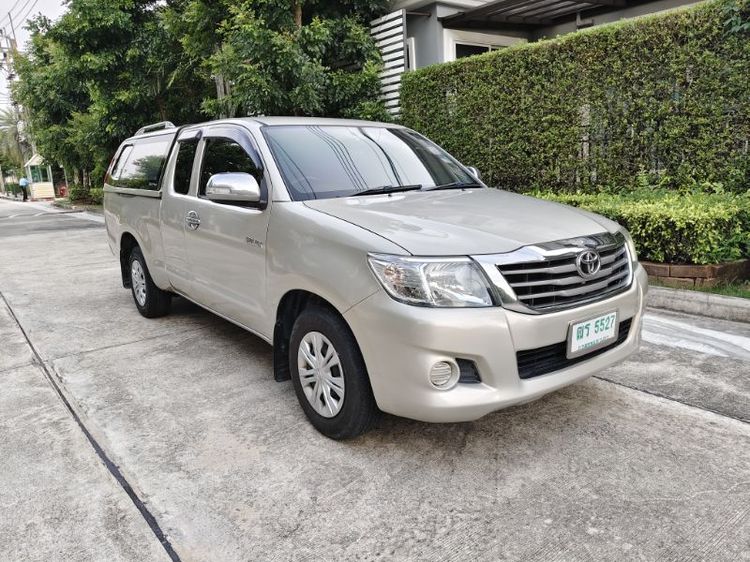 รถ Toyota Hilux Vigo Champ Smart Cab 2.7 J สี บรอนซ์ทอง