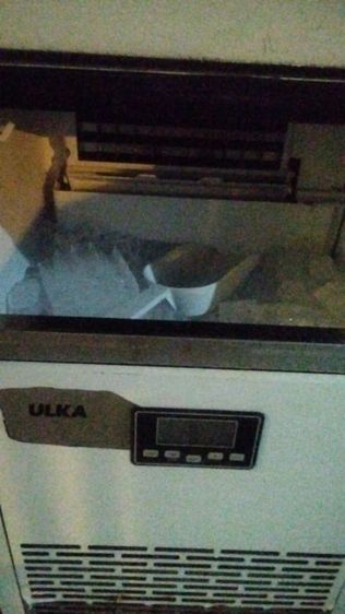 เครื่องทำน้ำแข็งอัตโนมัติ ULKA 65S  15000บาท!เครื่องทำน้ำแข็งตัวใหญ่ทรงพาณิชย์ ULKA รุ่น 65S สภาพใช้งานจริง มีตำหนิรอบตัวค่อนข้างเยอะตามการใช้งาน แต่ระบบการทำงานยังใช้งานได้ปก