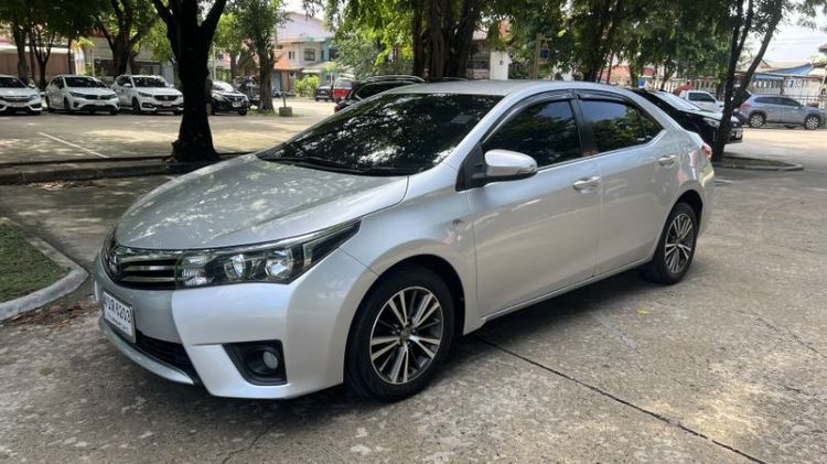 รถ Toyota Altis 1.8 E สี บรอนซ์เงิน