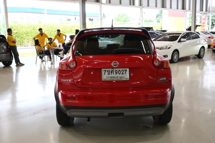Nissan Juke 2014 1.6 V Sedan เบนซิน ไม่ติดแก๊ส เกียร์อัตโนมัติ แดง รูปที่ 4