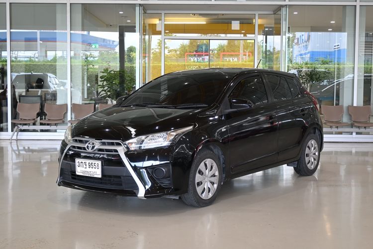 รถ Toyota Yaris 1.2 E สี ดำ
