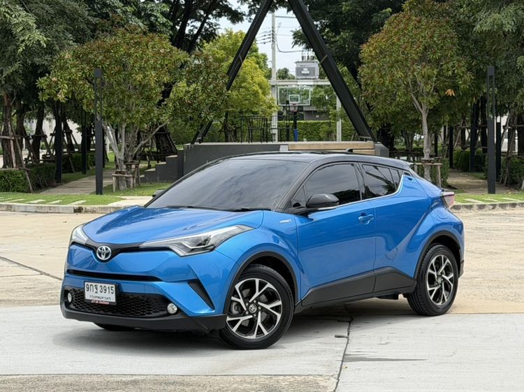 รถ Toyota C-HR 1.8 Hybrid Mid สี น้ำเงิน