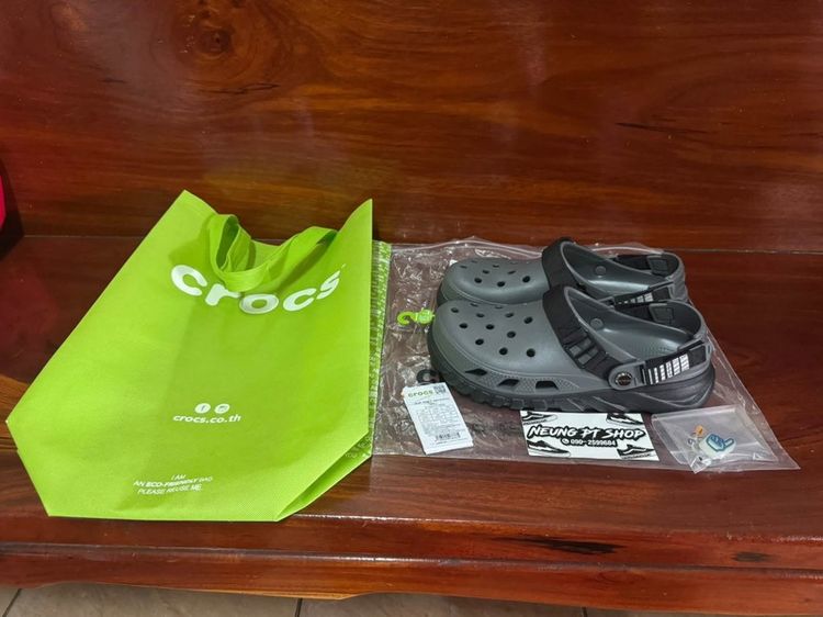 รองเท้าแตะ หนัง PU UK 8.5 | EU 42 2/3 | US 9 ดำ CROCS DUET MAX II ADVENTURE UTILITY (Carbon/Black) รุ่นใหม่ แท้  100% มือ 2 🔥Size M9/W11