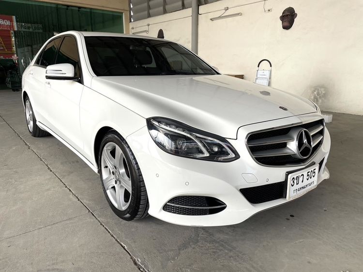 รถ Mercedes-Benz E-Class E200 สี ขาว