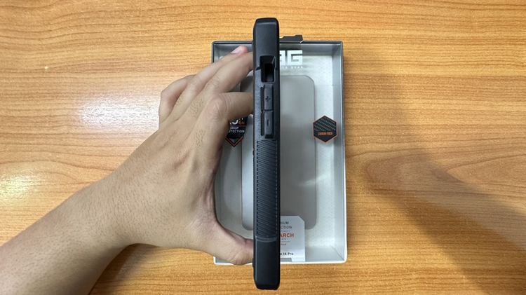 ราคาพิเศษ เคส UAG Iphone 14 pro Monarch Carbon Fiber รูปที่ 4
