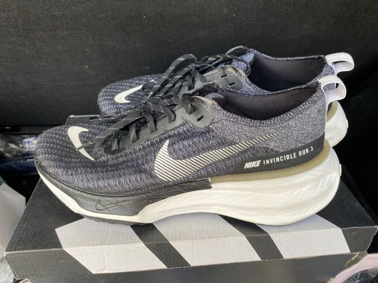 ผู้ชาย ดำ รองเท้าวิ่ง Nike invincible run3