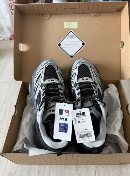 รองเท้าผ้าใบ หนัง PU UK 10.5 | EU 45 1/3 | US 11 อื่นๆ ปล่อย MLB Winner Chunky New York Yankeesรุ่น 3ASHWD15N-50BKS สี Black/SilverSize 290 mm /ใส่เพียง 2 ครั้ง